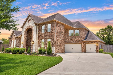 Homes For Sale - 405 Old Orchard Drive<br/> Dickinson, TX 77539