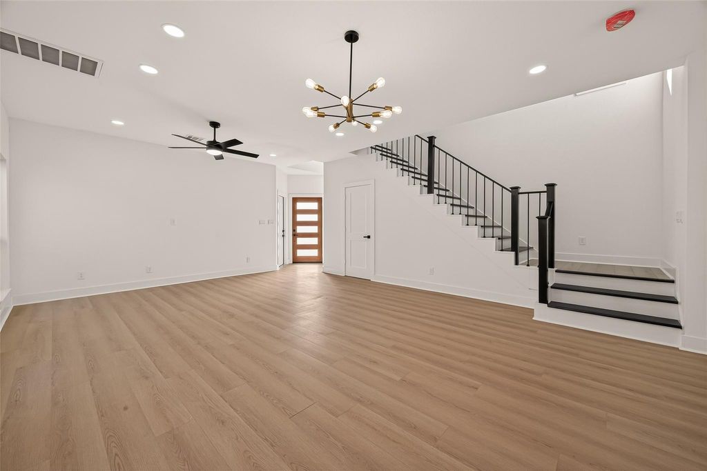 Photo of 6719 Knox Street, Houston, TX 77091 (MLS # 74841785)