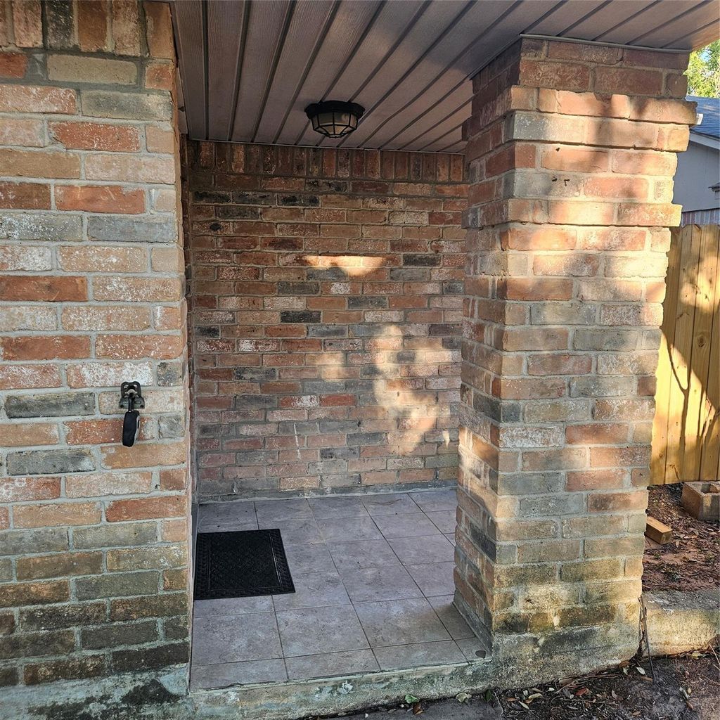 Photo of 10411 Sagewillow Lane, Houston, TX 77089 (MLS # 43010100)