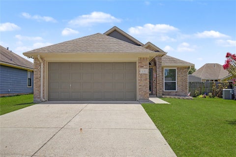 Photo of 111 Enfield Court, Huntsville, TX 77320 (MLS # 85485004)