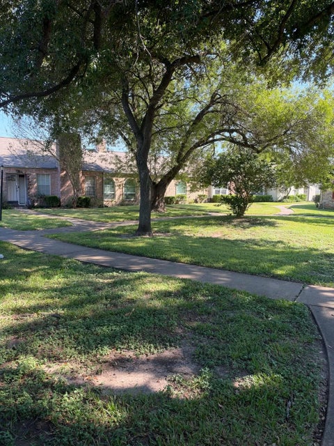 Photo of 10952 Bexley Drive #952, Houston, TX 77099 (MLS # 17024592)