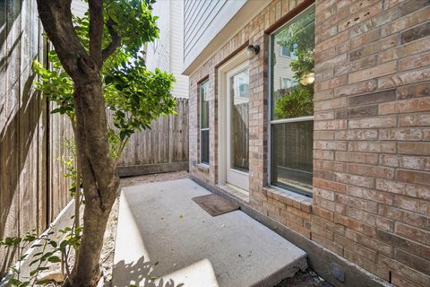 Tiny photo for 2915 Jackson Street, Houston, TX 77004 (MLS # 22412677)