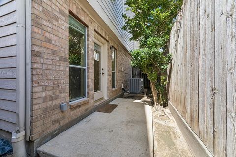 Tiny photo for 2915 Jackson Street, Houston, TX 77004 (MLS # 22412677)