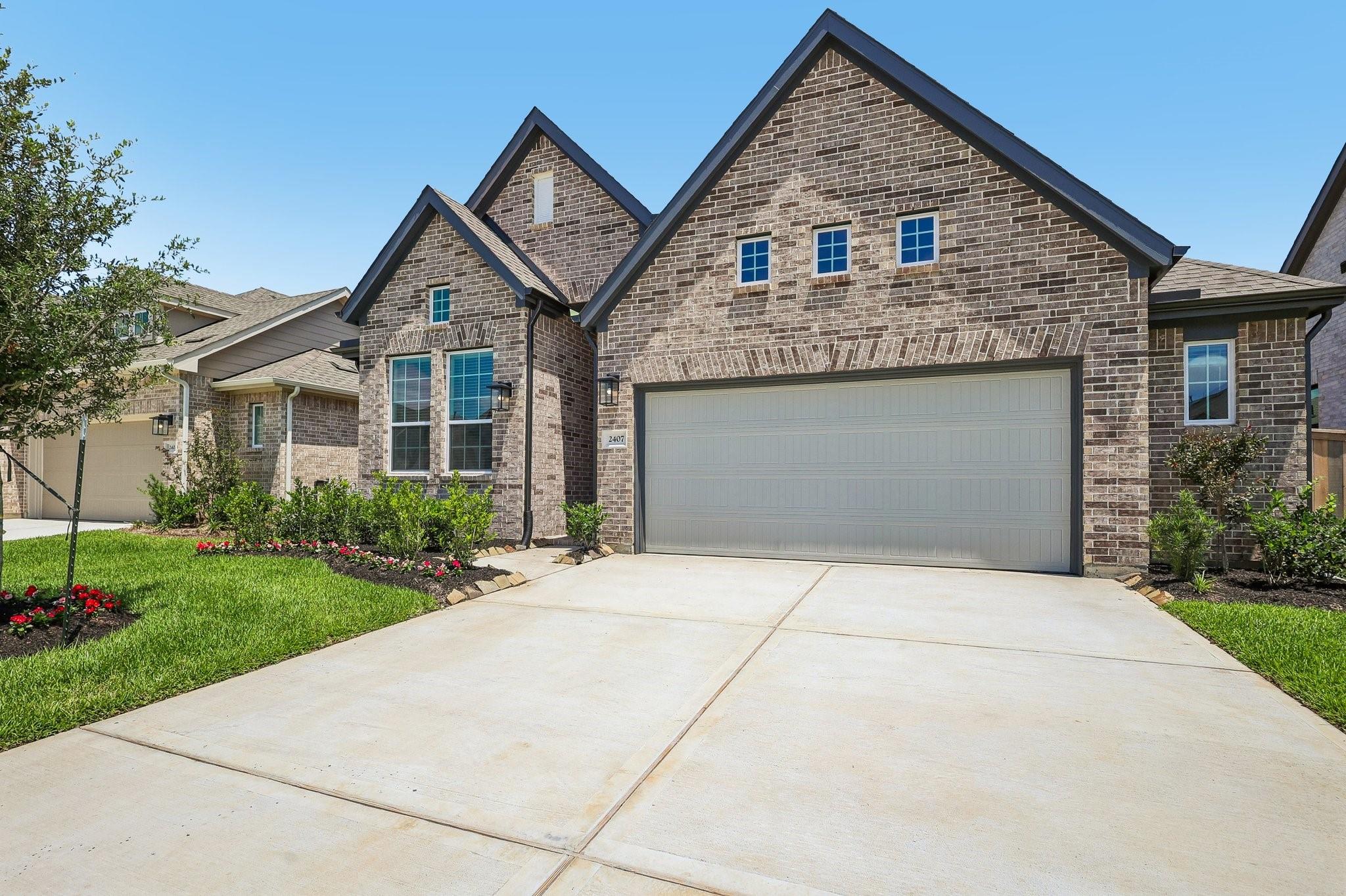 2407 Garden Arbor