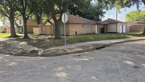 Photo of 1502 Sudbury Drive, Pasadena, TX 77504 (MLS # 84652633)