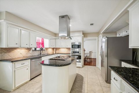 Tiny photo for 6723 Apple Valley Lane, Houston, TX 77069 (MLS # 20379819)