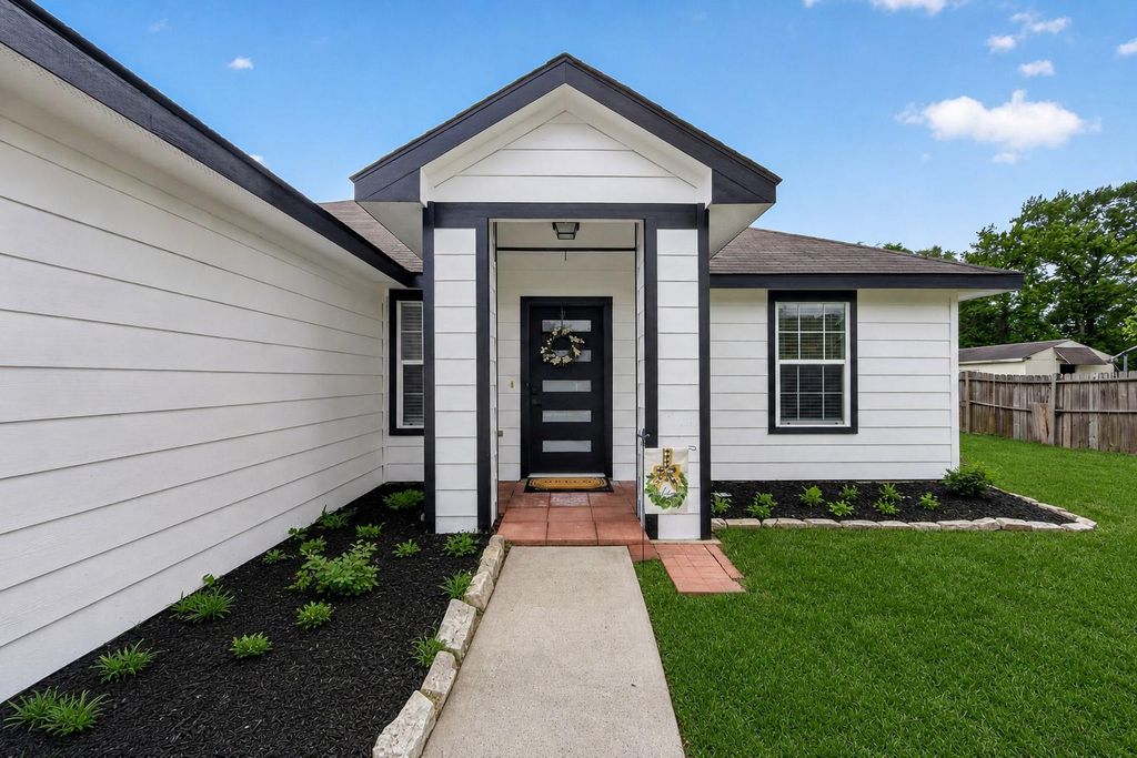 Photo of 16348 Ryan Guinn Way, Conroe, TX 77303 (MLS # 39022537)