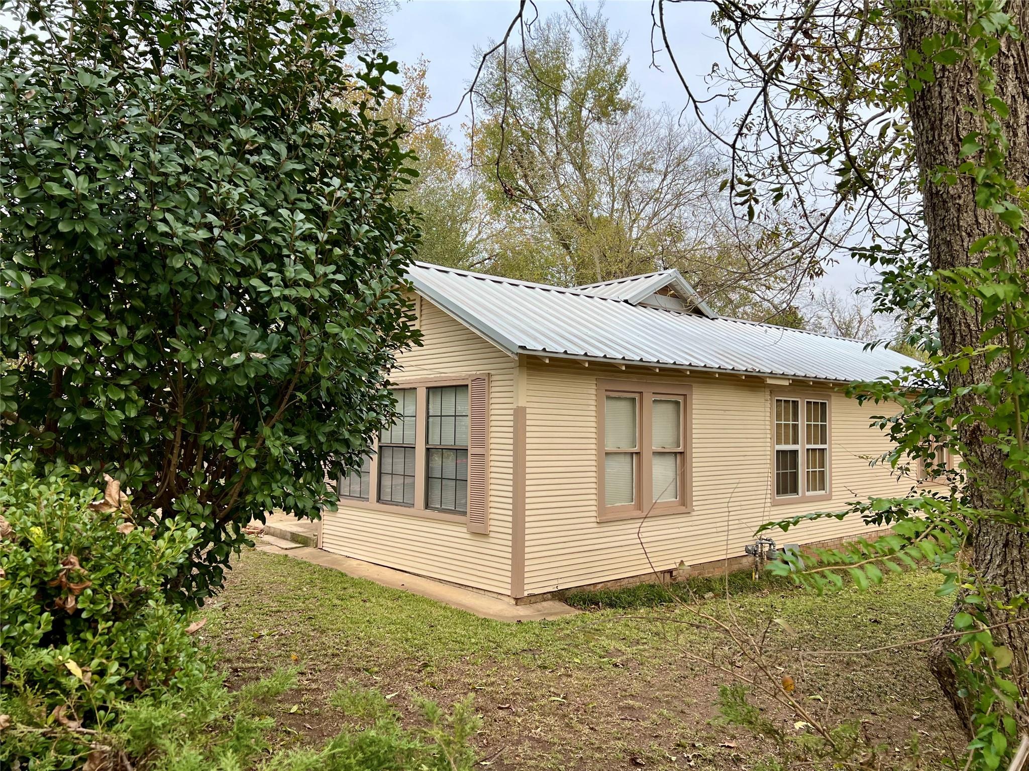 206 S Cottonwood Street