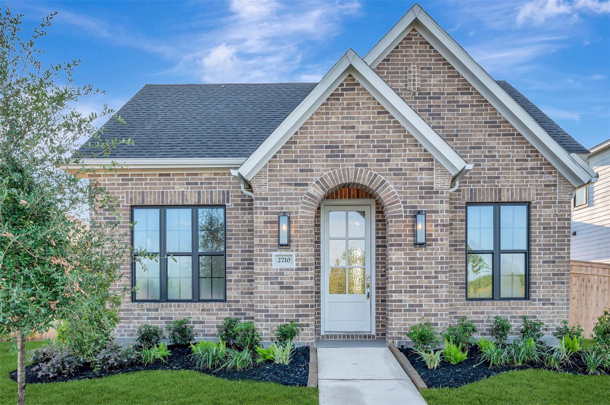 2710 Cottage Park Drive
