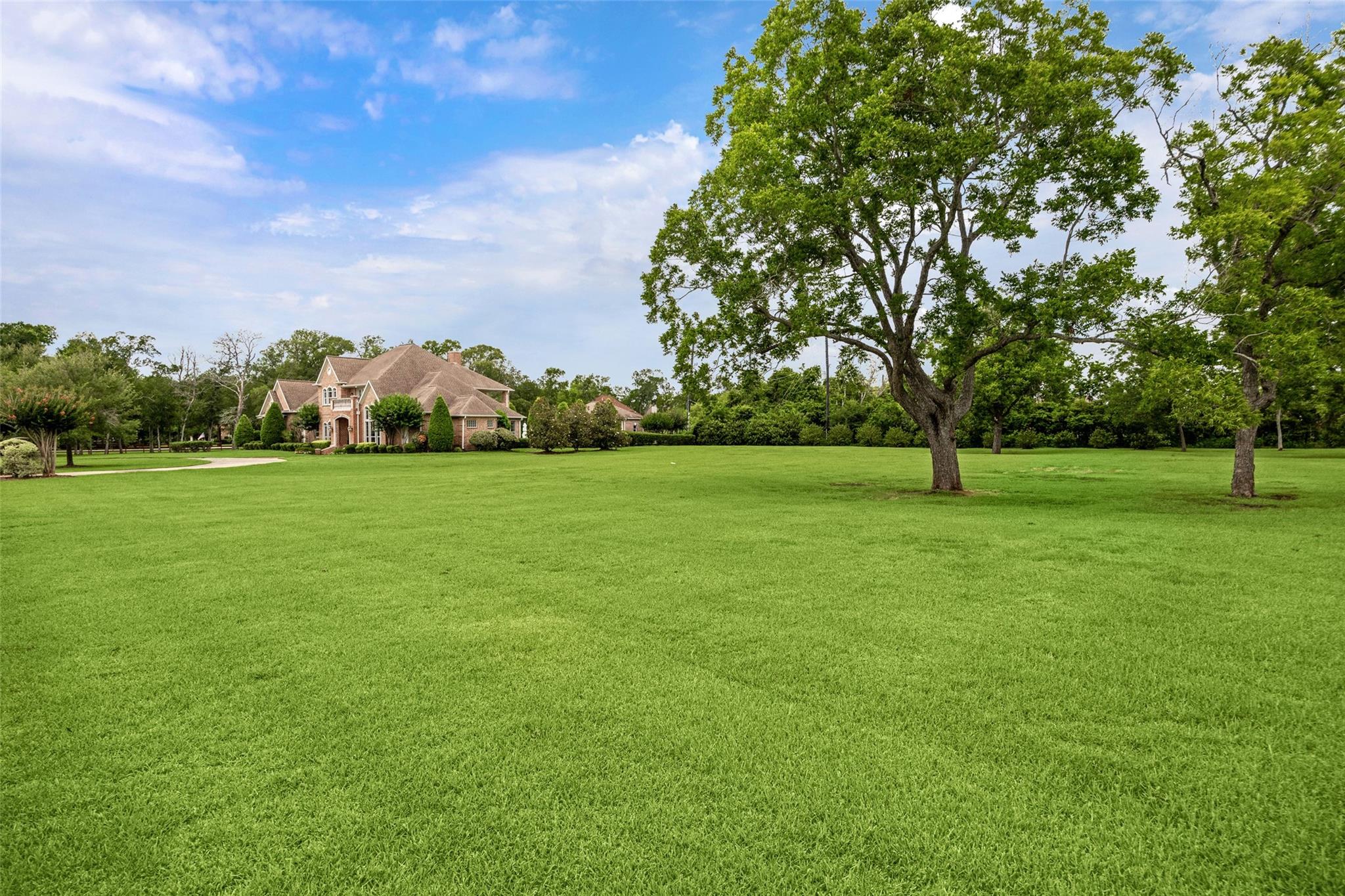 4911 Shiloh Lake Drive