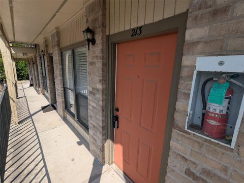 Photo of 3000 Guadalupe Street #213, Austin, TX 78705 (MLS # 80436555)