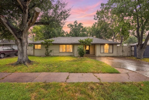 Photo of 6229 Carew Street, Houston, TX 77074 (MLS # 85358541)