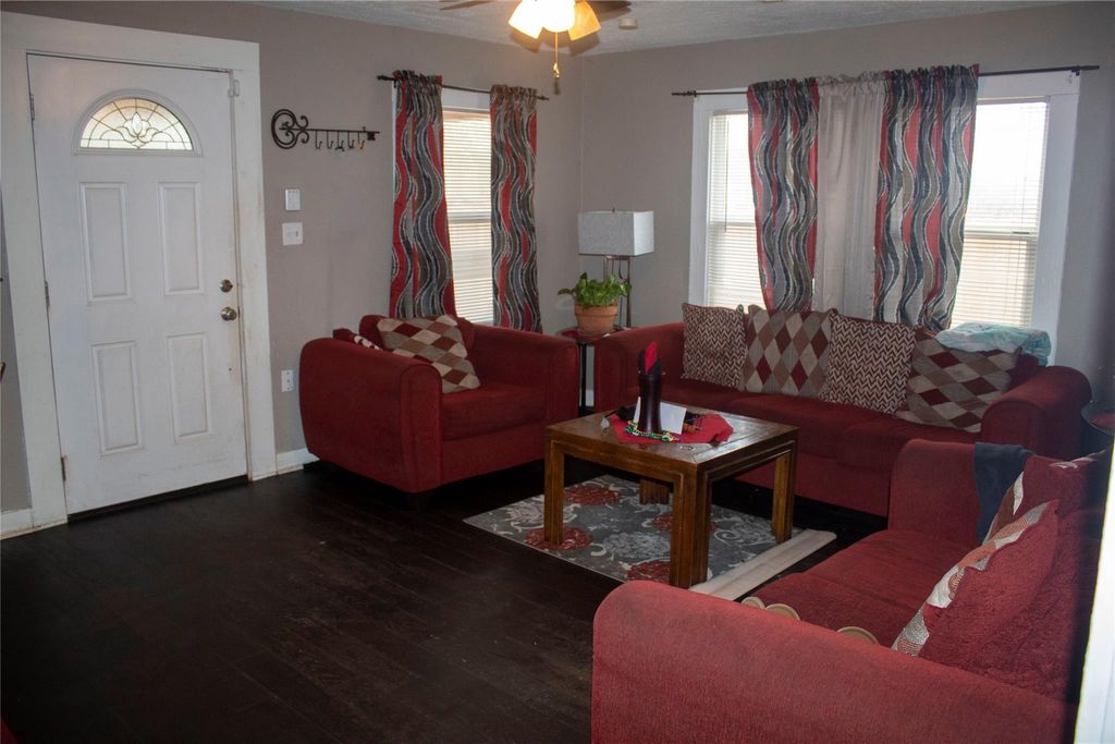 Photo of 138 S Pecan Drive, Texas City, TX 77591 (MLS # 77334086)