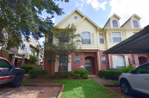 Photo of 2710 Grants Lake Boulevard #L10, Sugar Land, TX 77479 (MLS # 63934585)