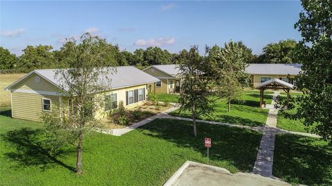 1102 1200 W 16th Street Cameron TX 76520