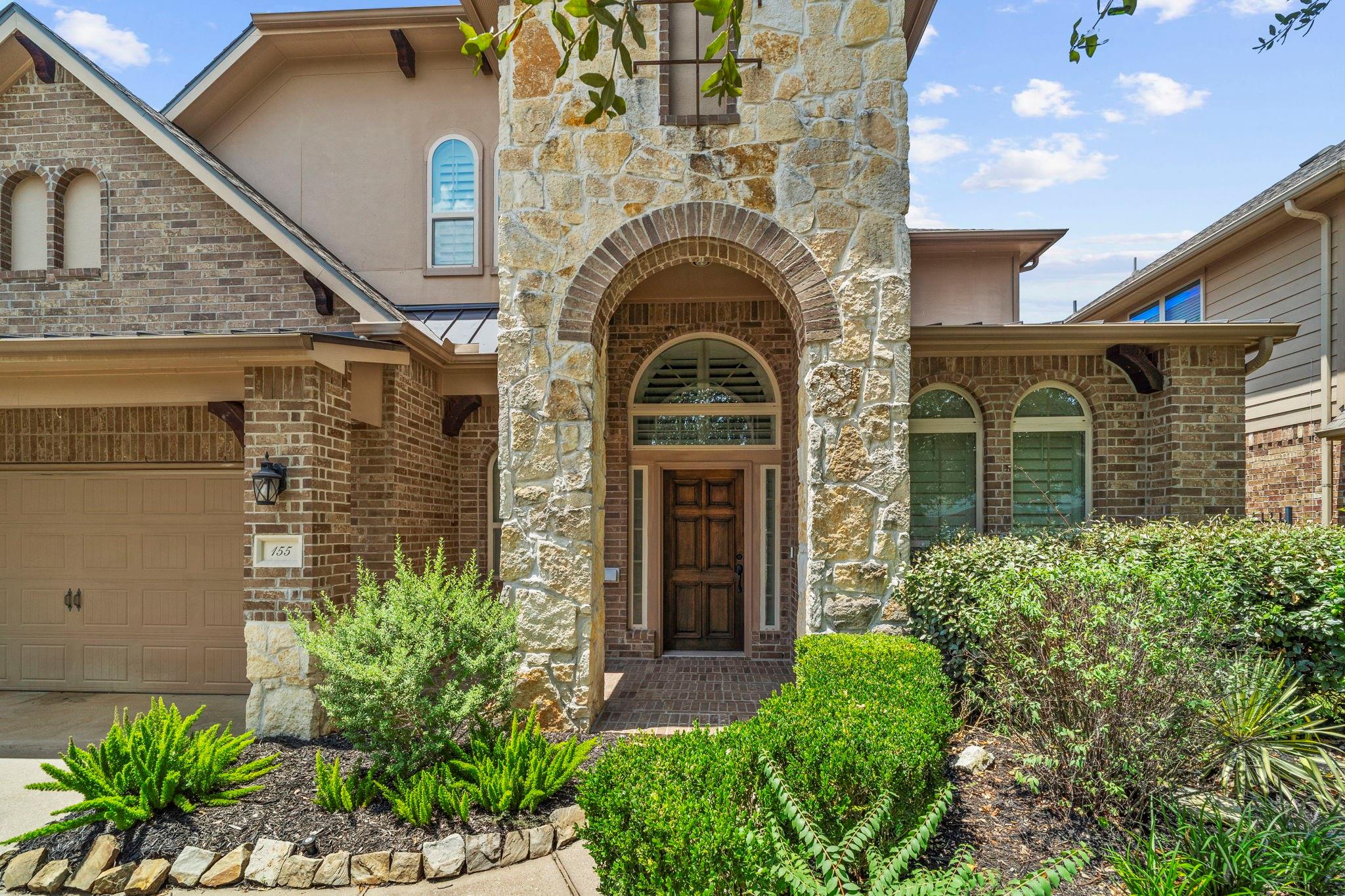 155 W Wading Pond Circle