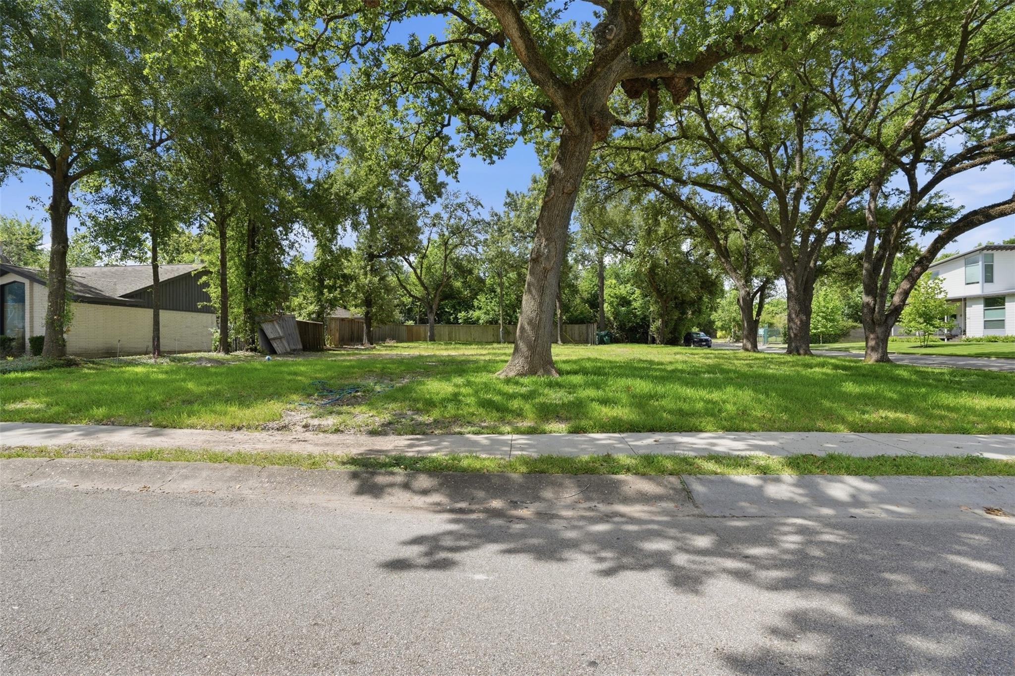 6235 Queenswood Lane