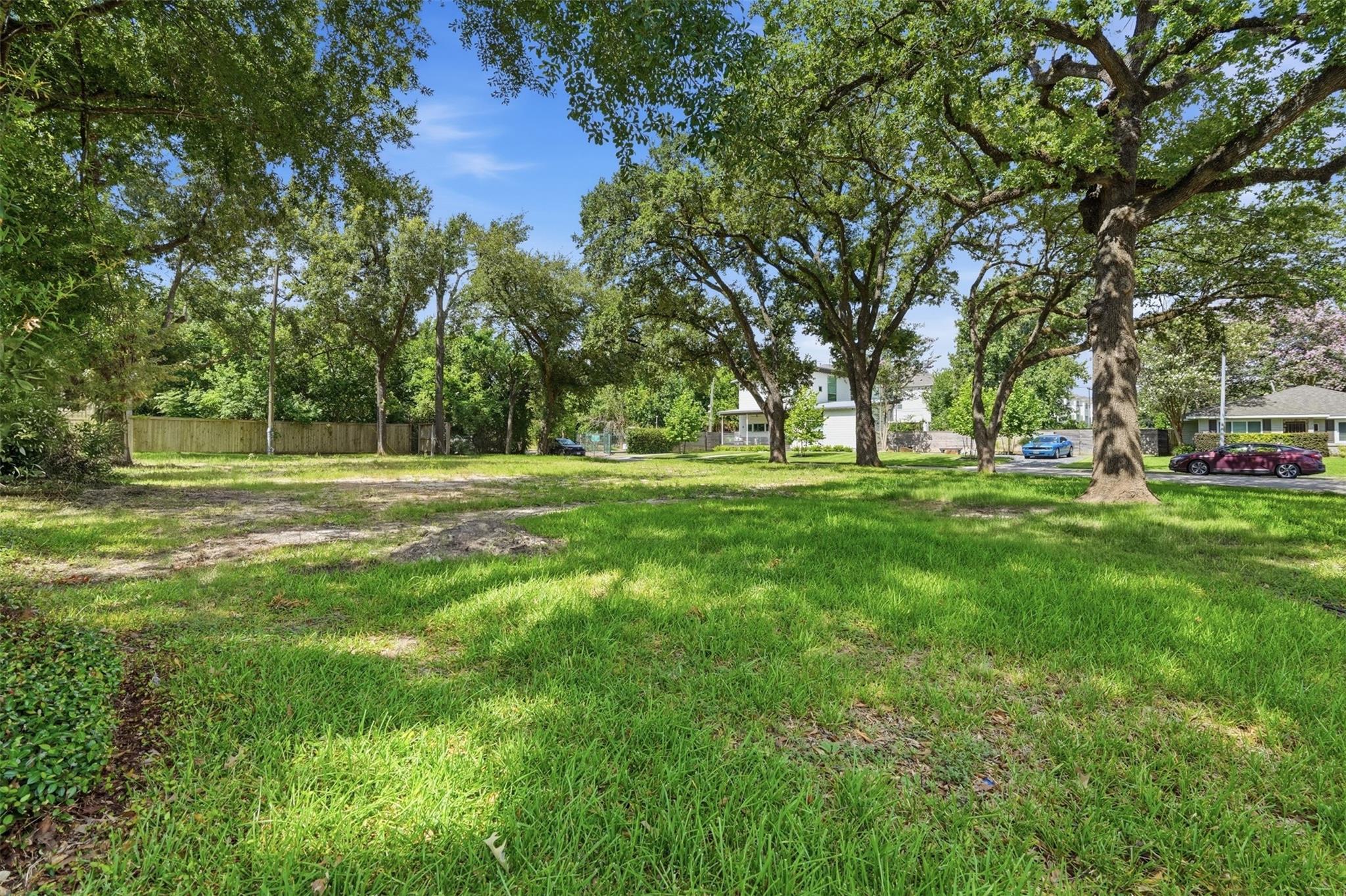 6235 Queenswood Lane