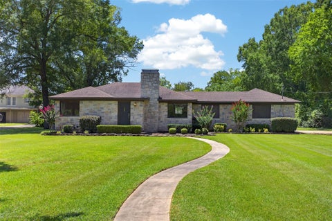 Photo of 139 S Grace Street, Crockett, TX 75835 (MLS # 4901533)