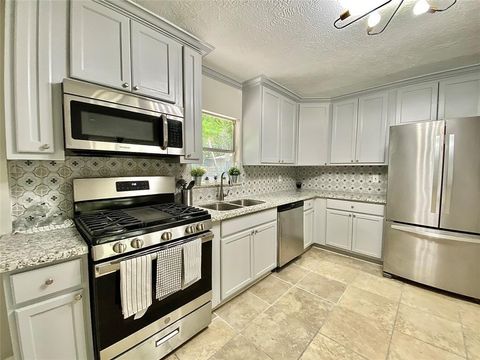 Photo of 8626 Greiner Drive, Houston, TX 77080 (MLS # 16214558)