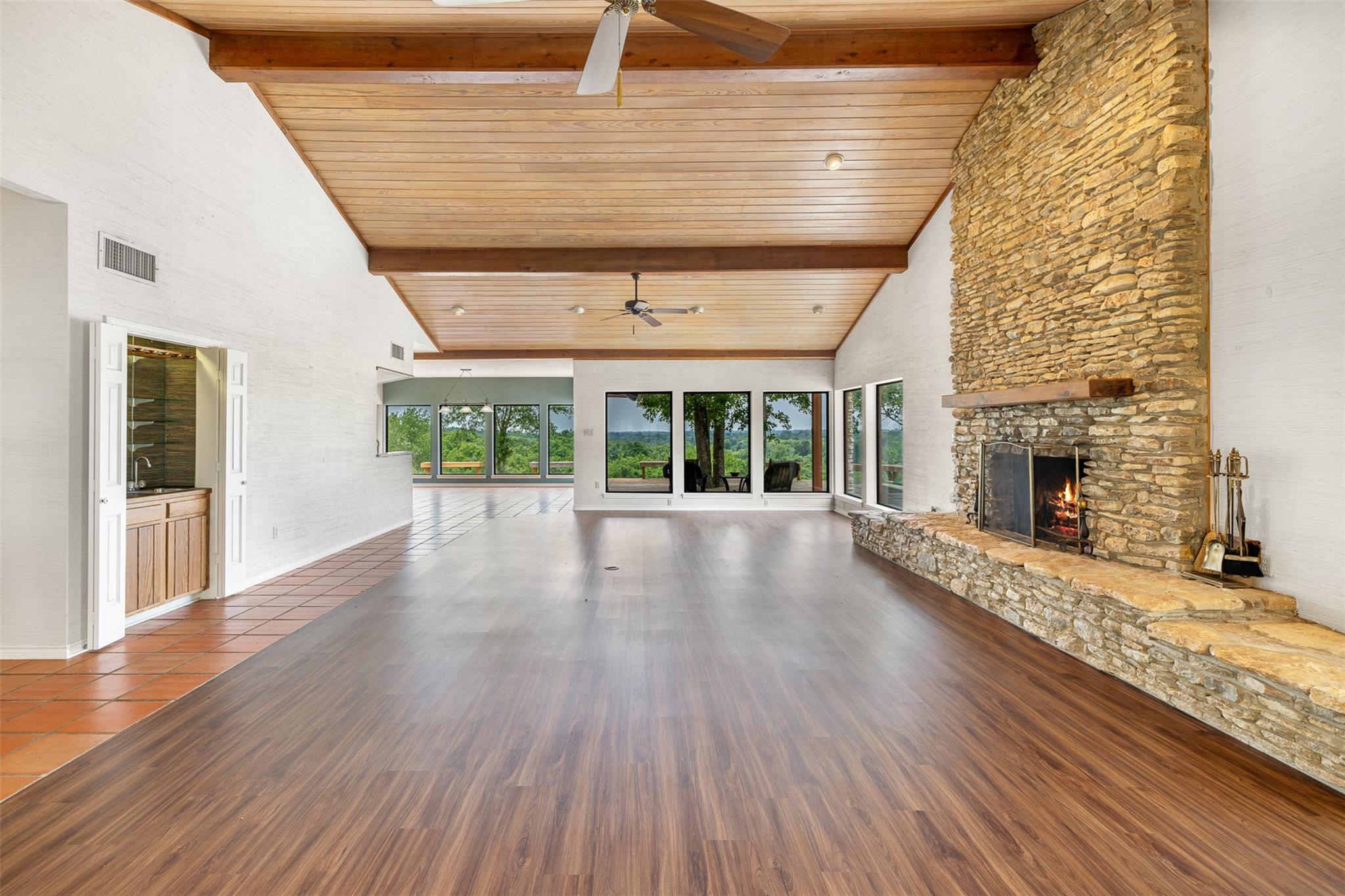 4732 W Us Highway 79