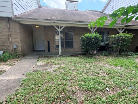 Photo of 5602 Easthampton Drive #B, Houston, TX 77039 (MLS # 73029313)