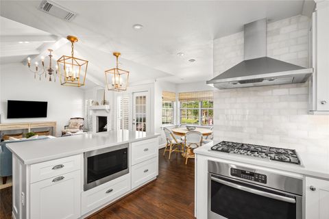 Tiny photo for 706 Walnut Bend Lane, Houston, TX 77042 (MLS # 64898254)