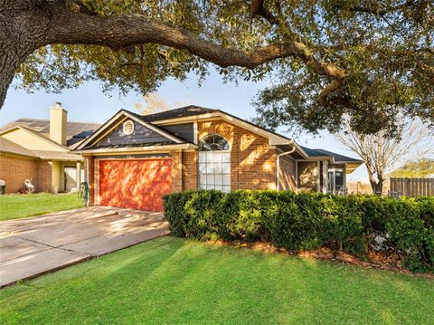 Photo of 75 Avocado Court, Lake Jackson, TX 77566 (MLS # 22224728)