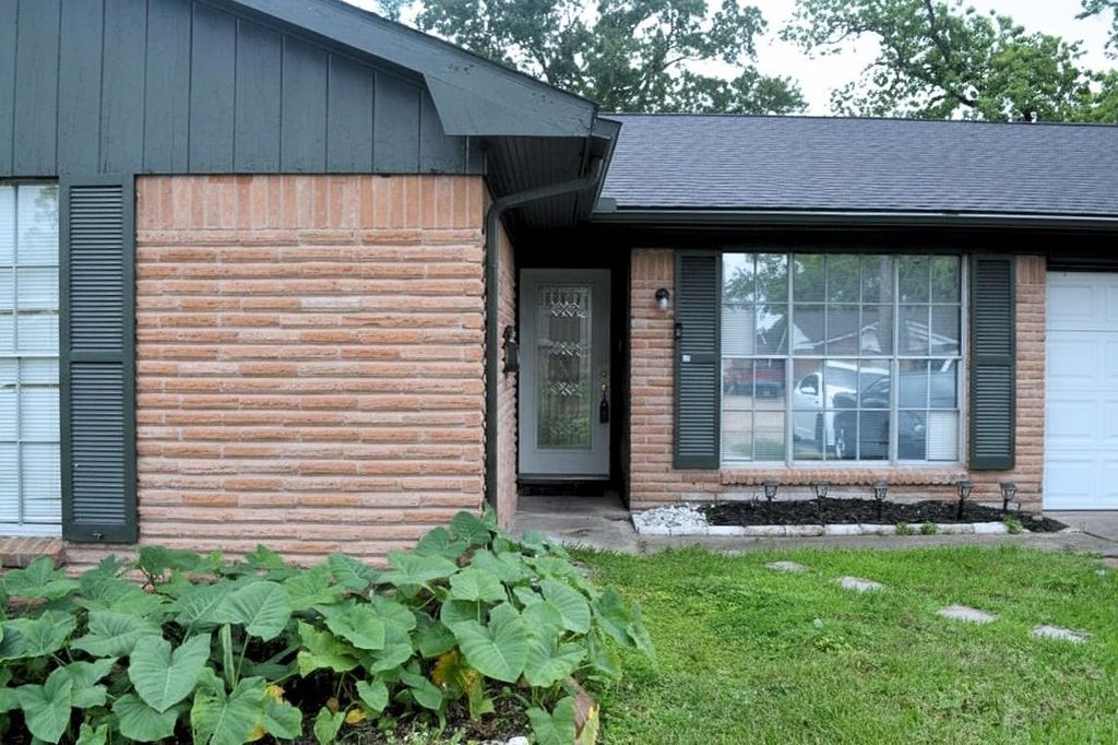 Photo of 6115 Newquay Street, Houston, TX 77085 (MLS # 59122218)