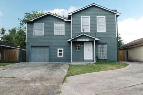 Photo of 3202 Rockrill Drive, Houston, TX 77045 (MLS # 50003945)