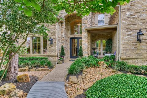 Photo of 27 S Knightsgate Circle, The Woodlands, TX 77382 (MLS # 31492433)