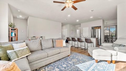 Photo of 103 Rudder Way, Huntsville, TX 77320 (MLS # 71741176)