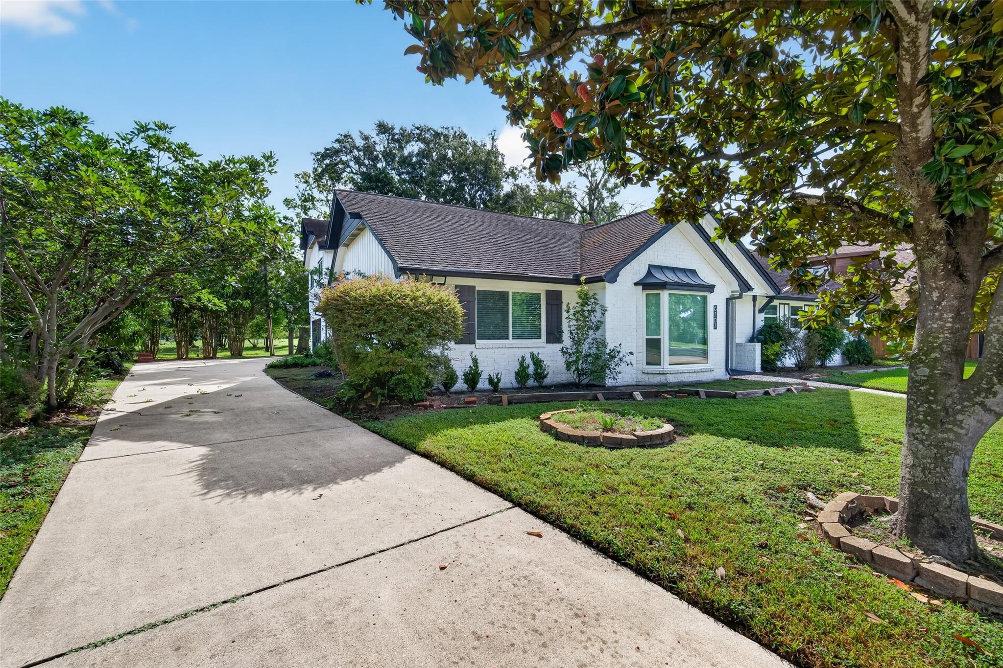 6707 Burning Tree Drive