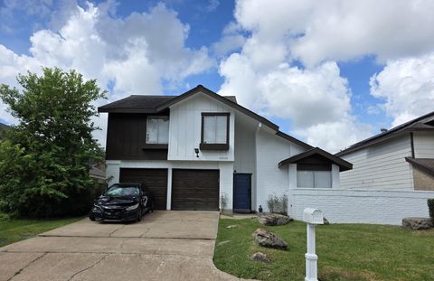 Photo of 10530 Farmingham Drive, Houston, TX 77099 (MLS # 43473609)