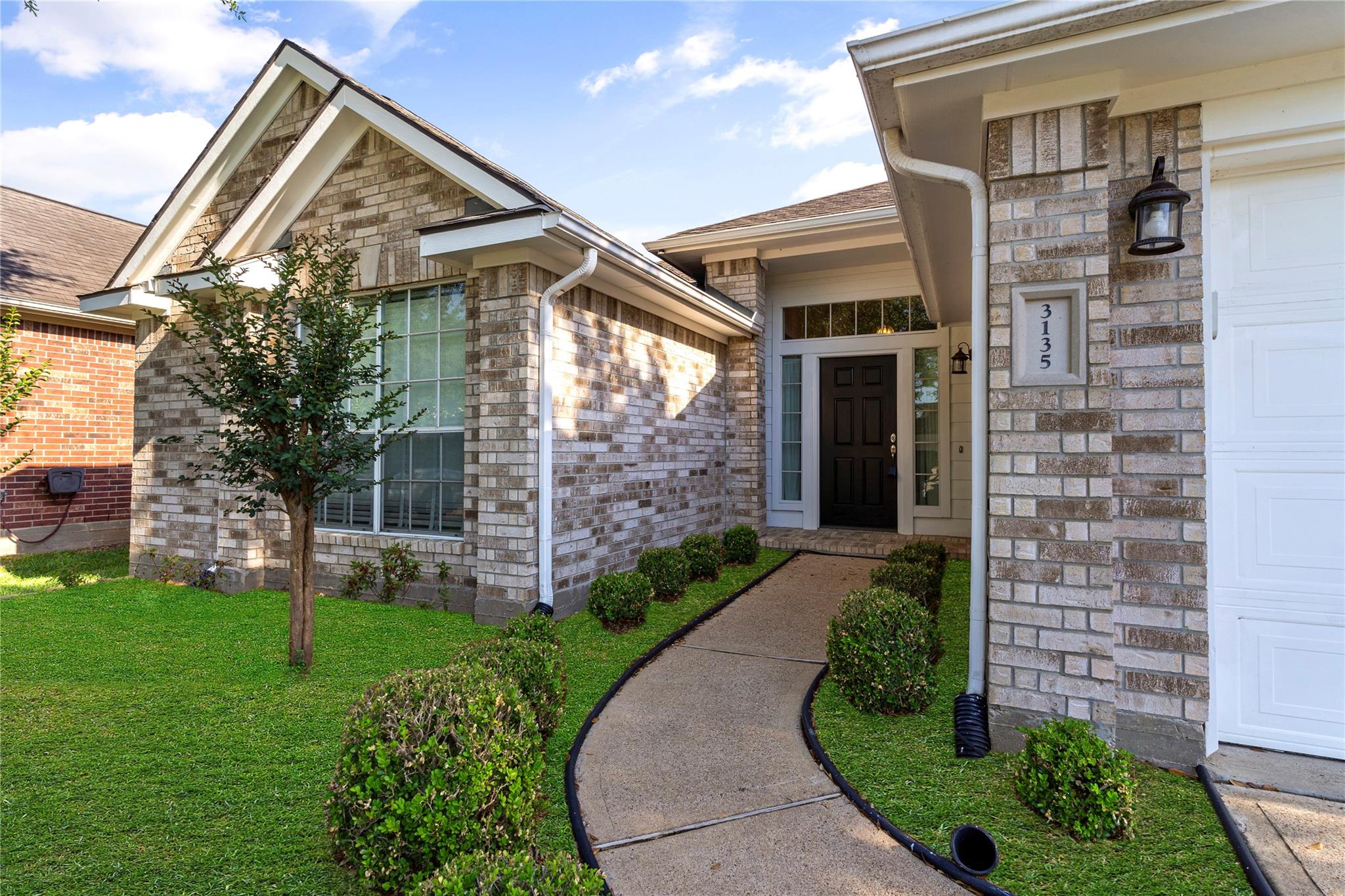 3135 Stratford Bend Drive