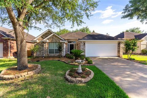 Photo of 3135 Stratford Bend Drive, Sugar Land, TX 77498 (MLS # 33988822)