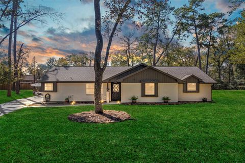 Photo of 26307 Hillside Drive, Oak Ridge, TX 77386 (MLS # 71991500)