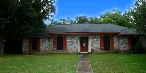 Photo of 705 Sycamore Street S, Lake Jackson, TX 77566 (MLS # 98807262)