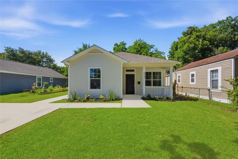 Photo of 424 5th Avenue N, Texas City, TX 77590 (MLS # 29747834)