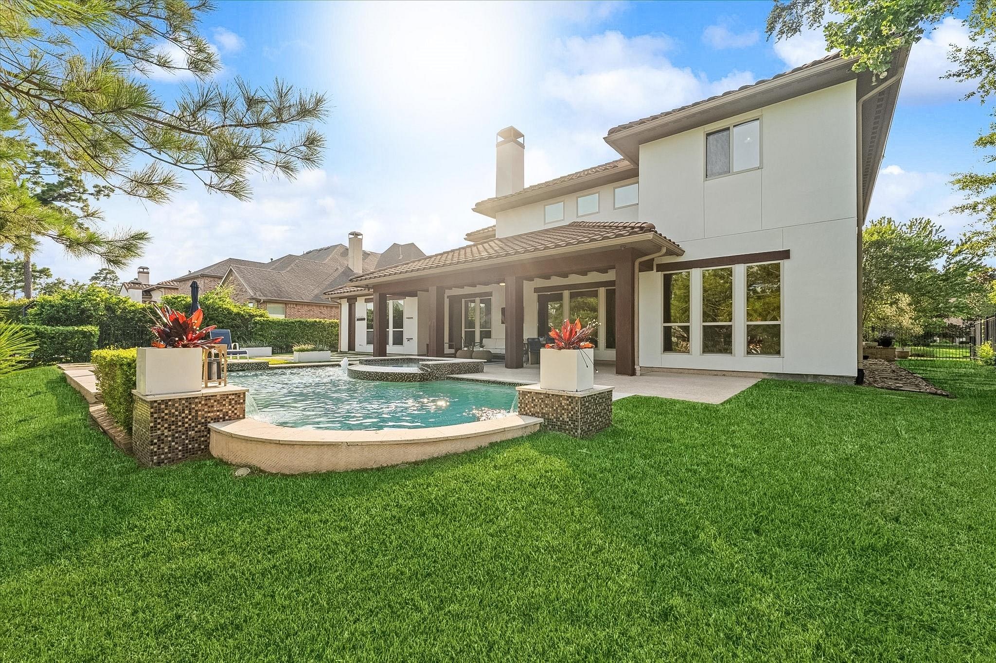 19 Paloma Bend Place