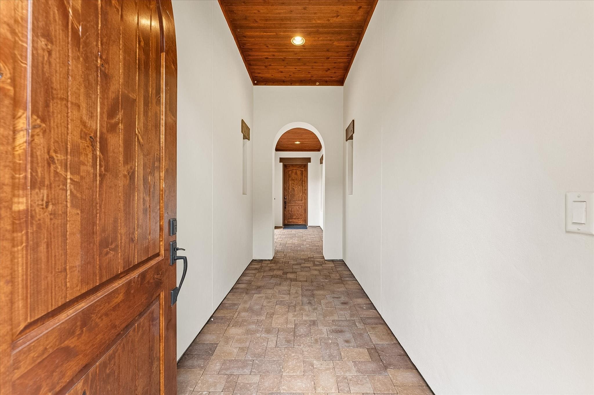19 Paloma Bend Place