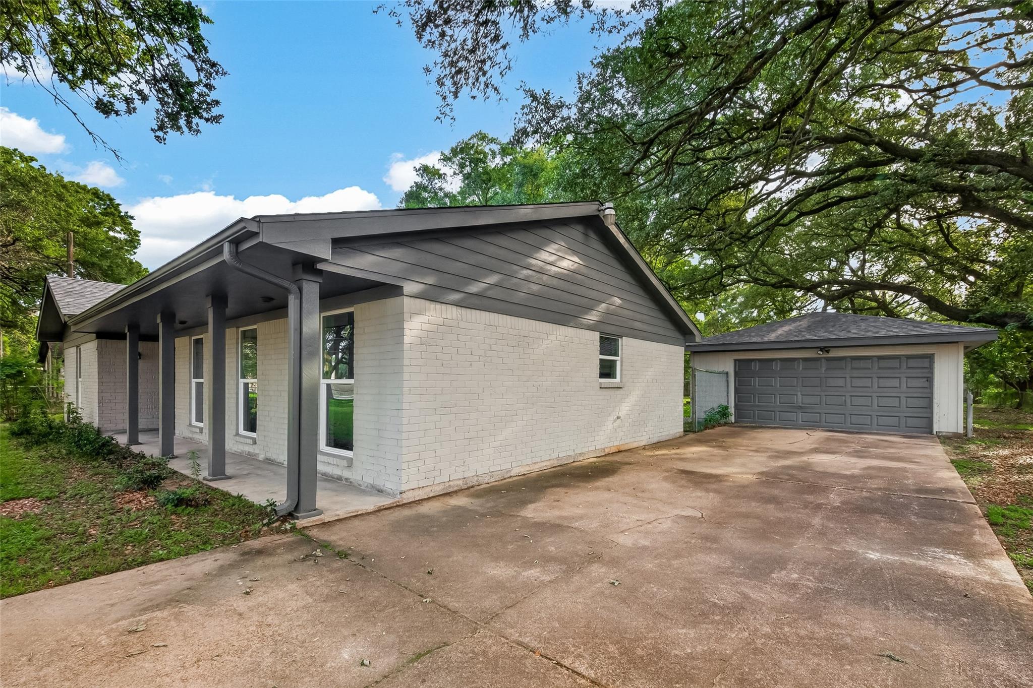 9 N Amburn Road
