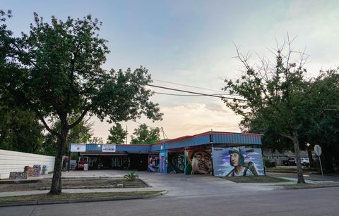 Photo of 4400 Canal Street, Houston, TX 77011 (MLS # 12085827)