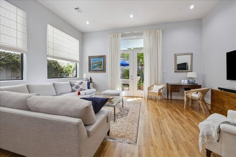 Photo of 305 Peden Street, Houston, TX 77006 (MLS # 30051092)
