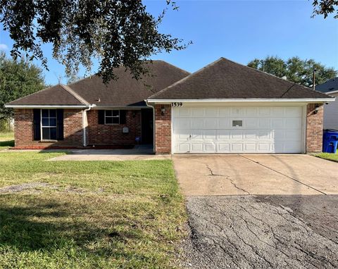 Photo of 1539 Hillebrandt Road, Beaumont, TX 77705 (MLS # 33650320)