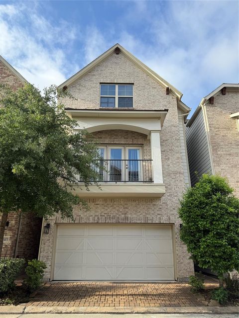 Photo of 8415 Water Oak Pass Drive, Houston, TX 77055 (MLS # 54014192)