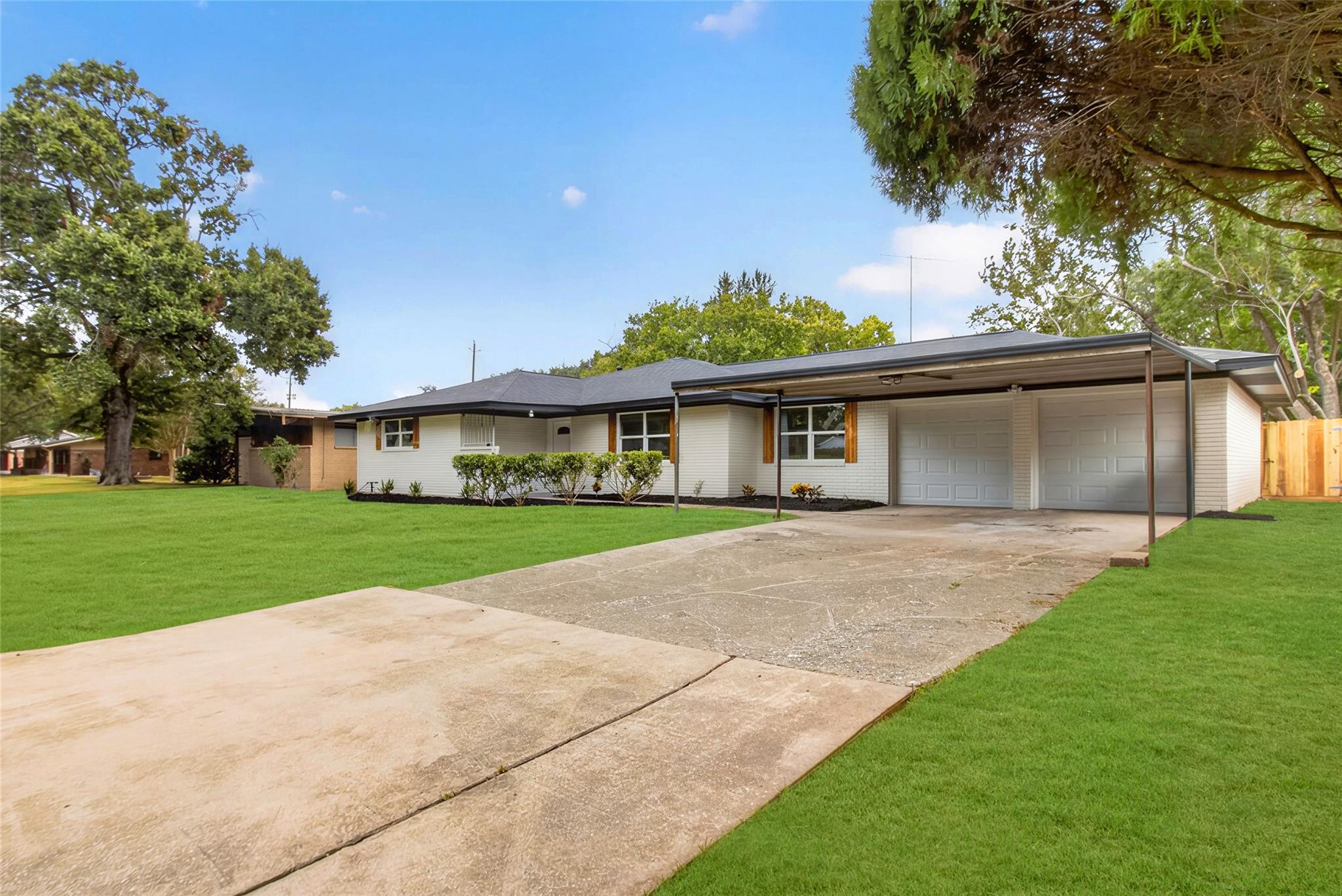 903 Rosewood Drive