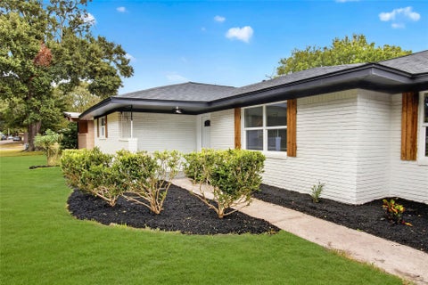 Tiny photo for 903 Rosewood Drive, Baytown, TX 77520 (MLS # 37741034)