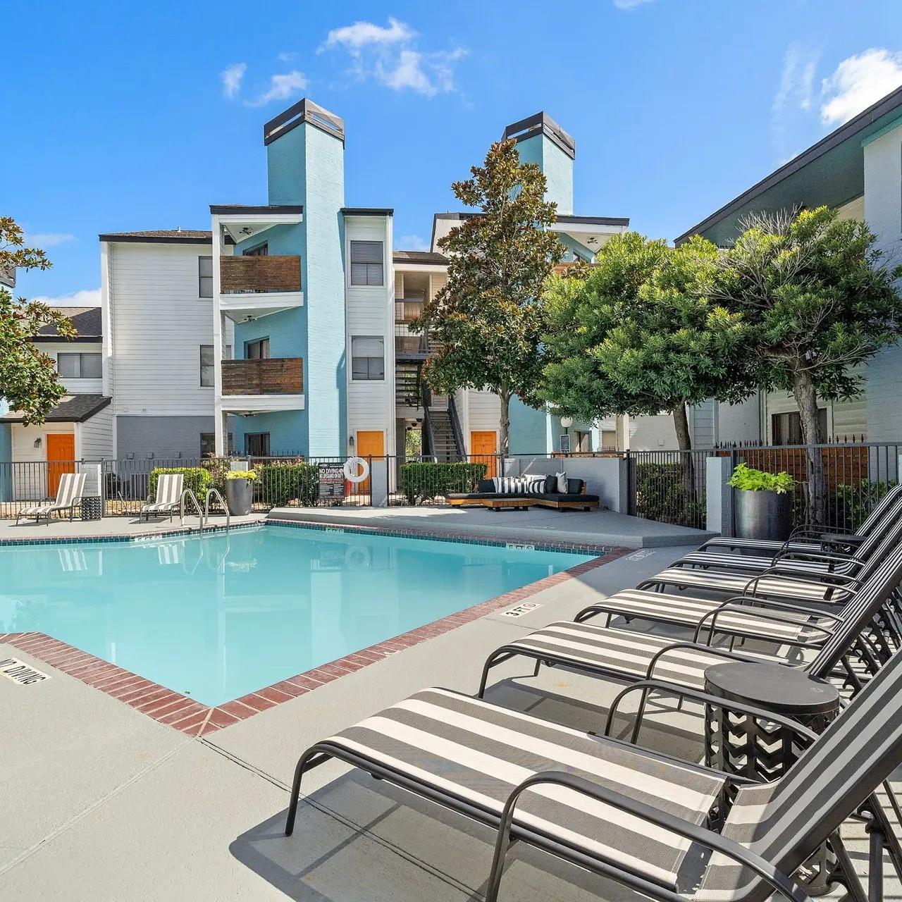 7250 W Greens Road 916