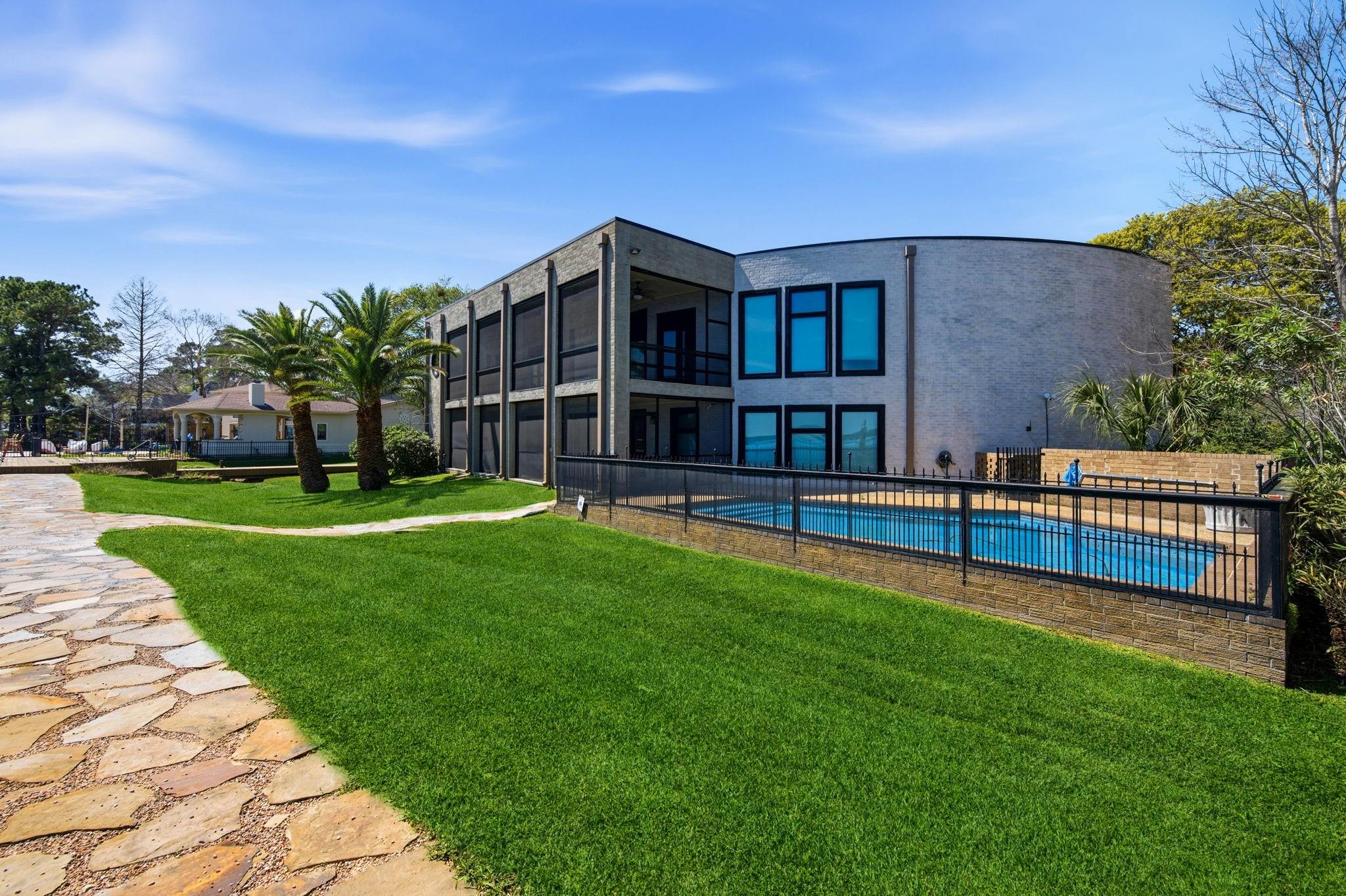 11707 Edgewater Court